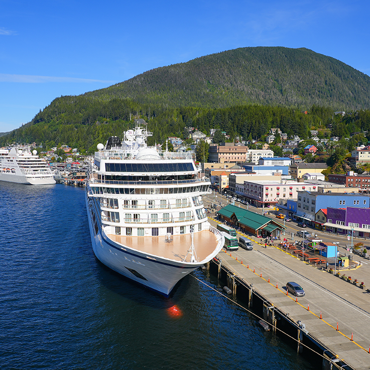Charter fishing boat picking up cruise passengers for a fishing trip in Ketchikan Alaska