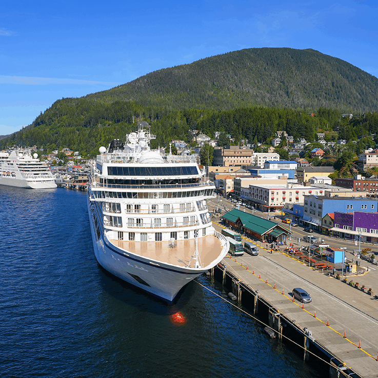 Charter fishing boat picking up cruise passengers for a fishing trip in Ketchikan Alaska